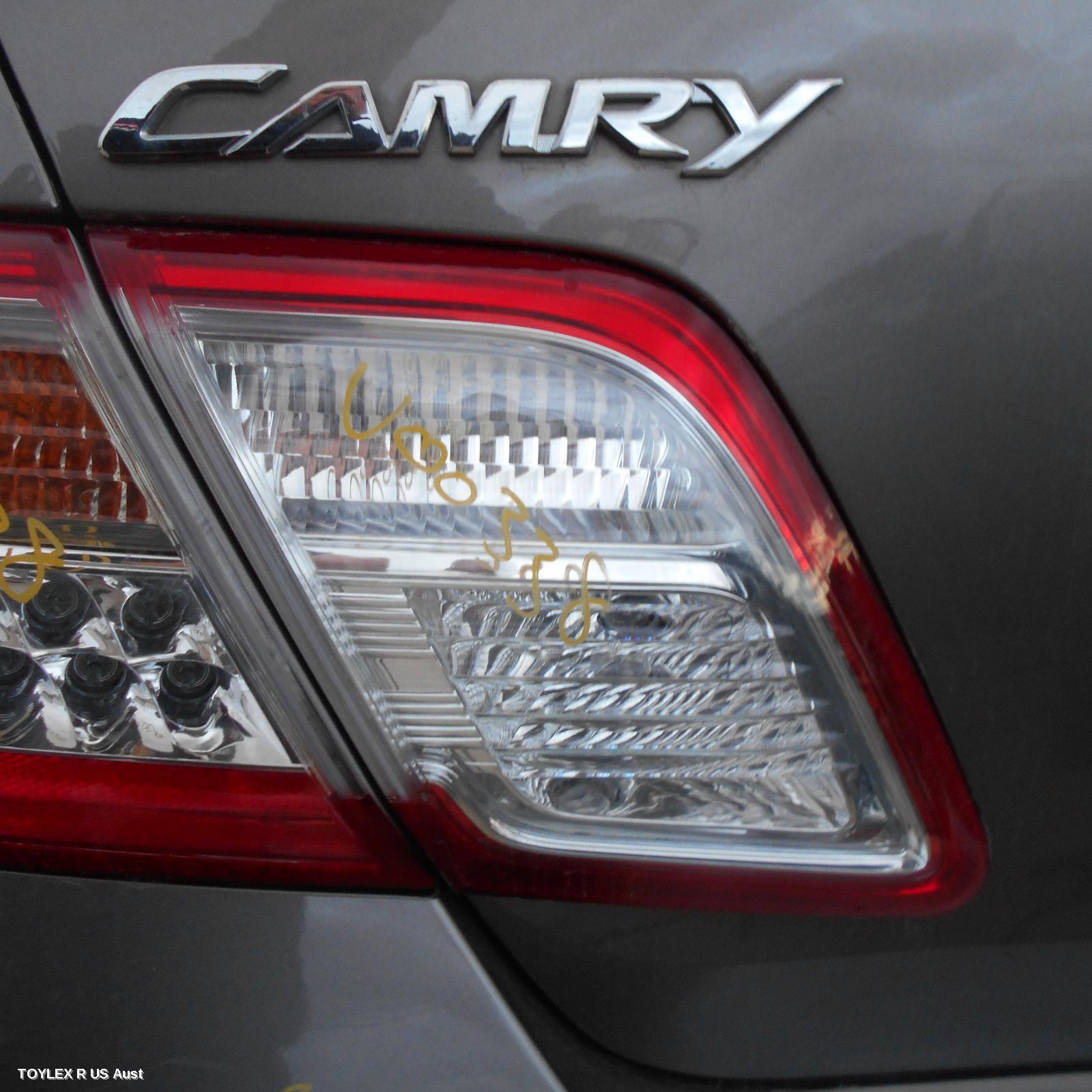 TOYOTA CAMRY 2010 Rear Garnish BOOTLID LAMP (LH SIDE), HYBRID, LED TYPE, AHV40