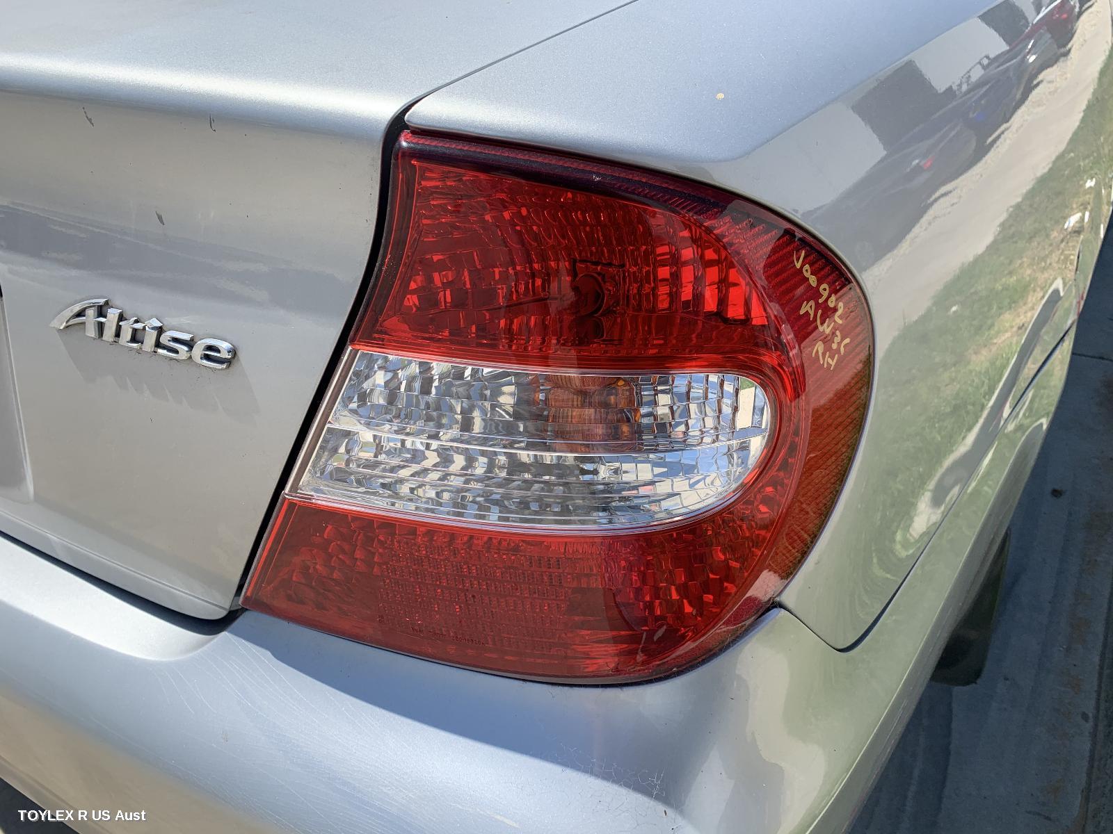 TOYOTA CAMRY 2003 Right Taillight SK36, REVERSE LAMP IN CENTRE