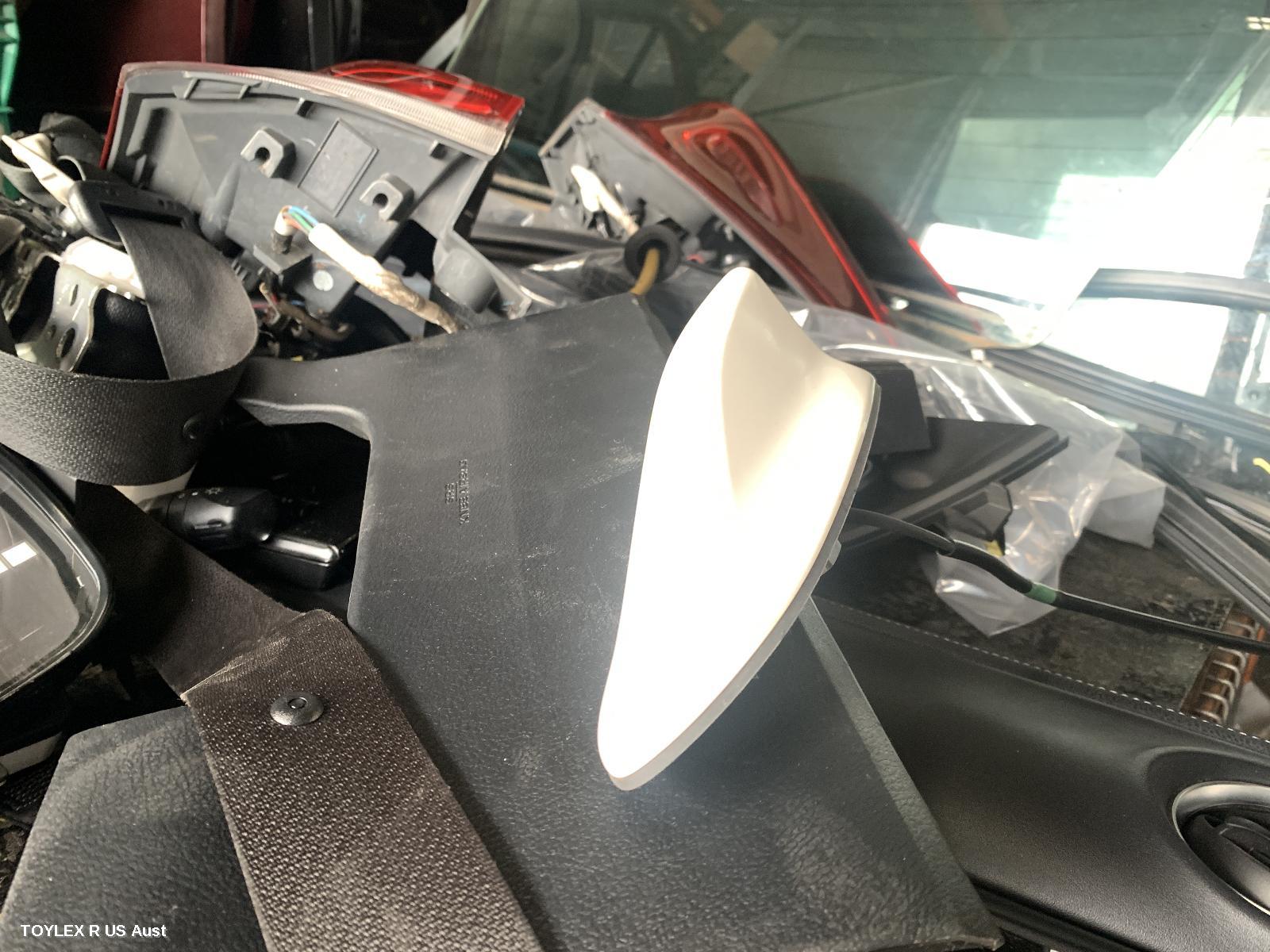 TOYOTA COROLLA 2017 Antenna ZRE182R