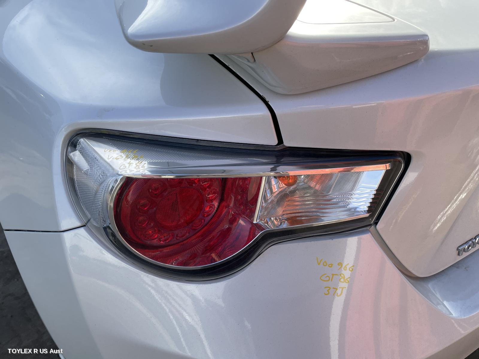 TOYOTA 86 2013 Left Taillight FACTORY, ZN6
