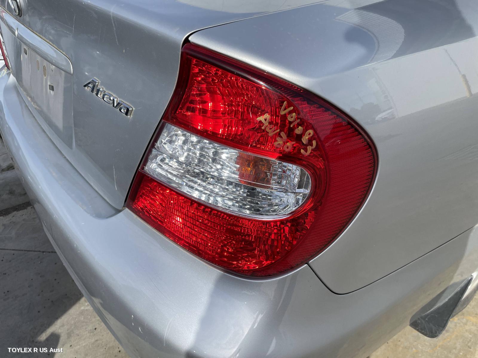 TOYOTA CAMRY 2004 Right Taillight SK36, REVERSE LAMP IN CENTRE