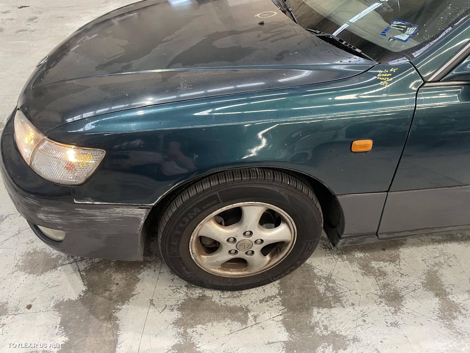 LEXUS ES300 (92-05) 1998 Left Guard MCV20
