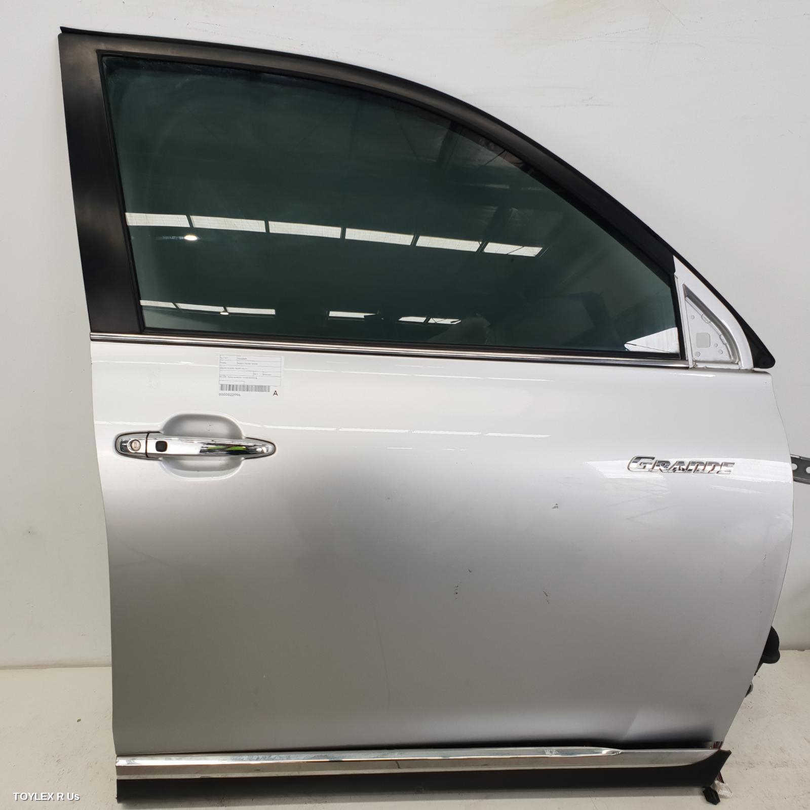 TOYOTA KLUGER 2011 Right Front Door GSU40-GSU45