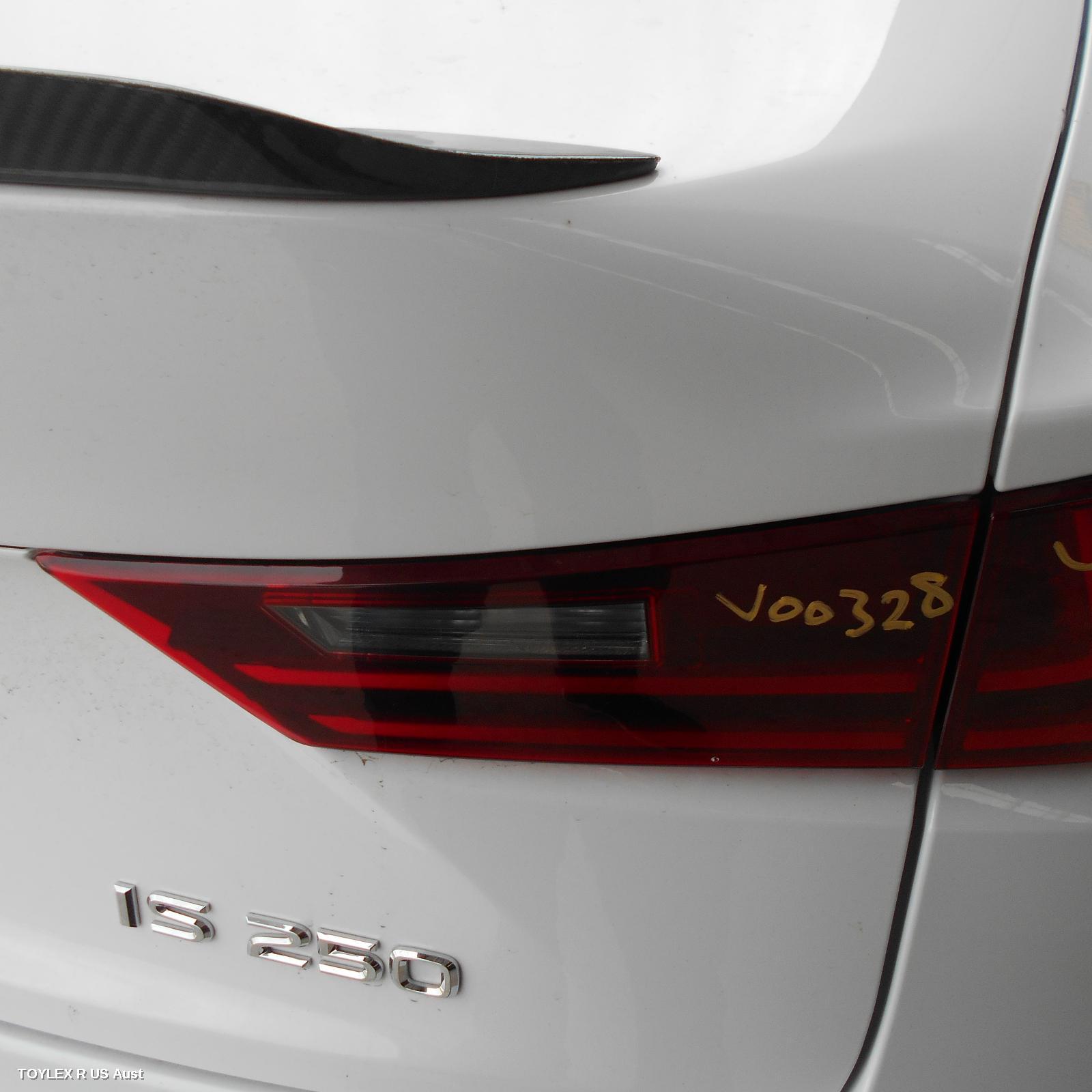 LEXUS IS SERIES 2015 Rear Garnish IS200t/IS250/IS300H/IS350, BOOTLID LAMP (RH SIDE), XE30