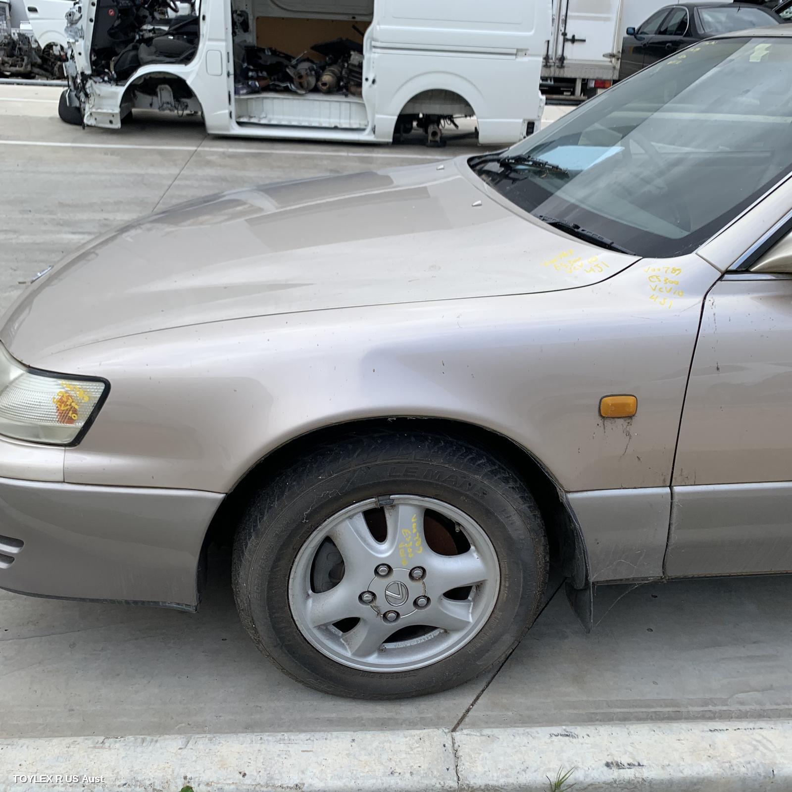 LEXUS ES300 (92-05) 1993 Left Guard VCV10