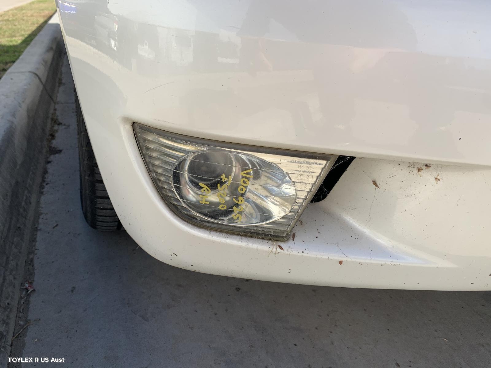 LEXUS IS200/IS300 1999 Right Indicator/Fog/Side BUMPER FOGLAMP, AMBER LENS TYPE