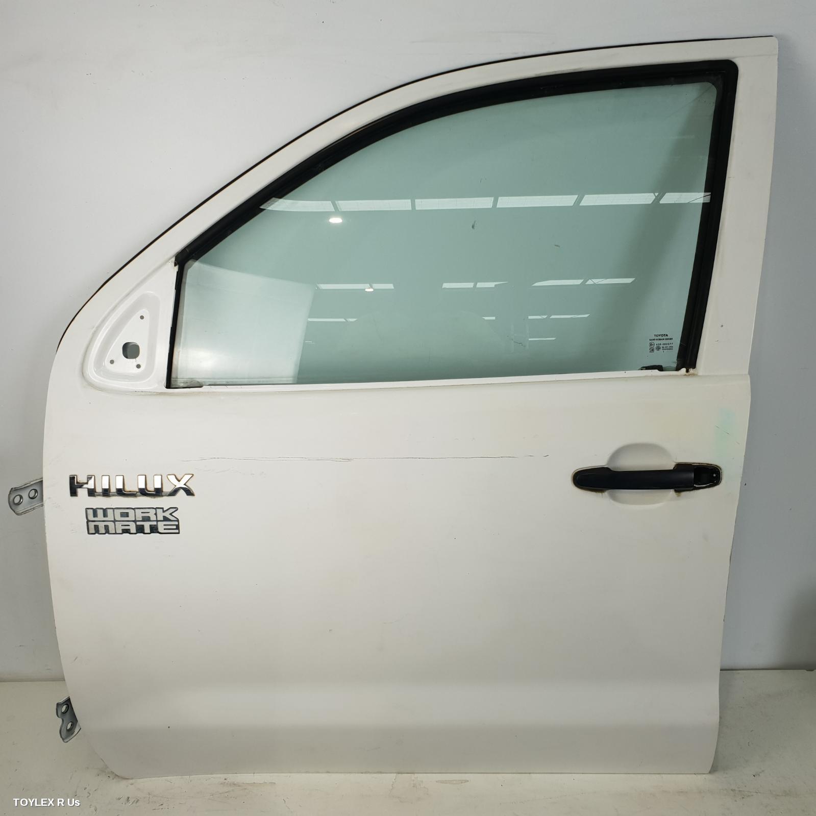 TOYOTA HILUX 2014 Left Front Door DUAL CAB