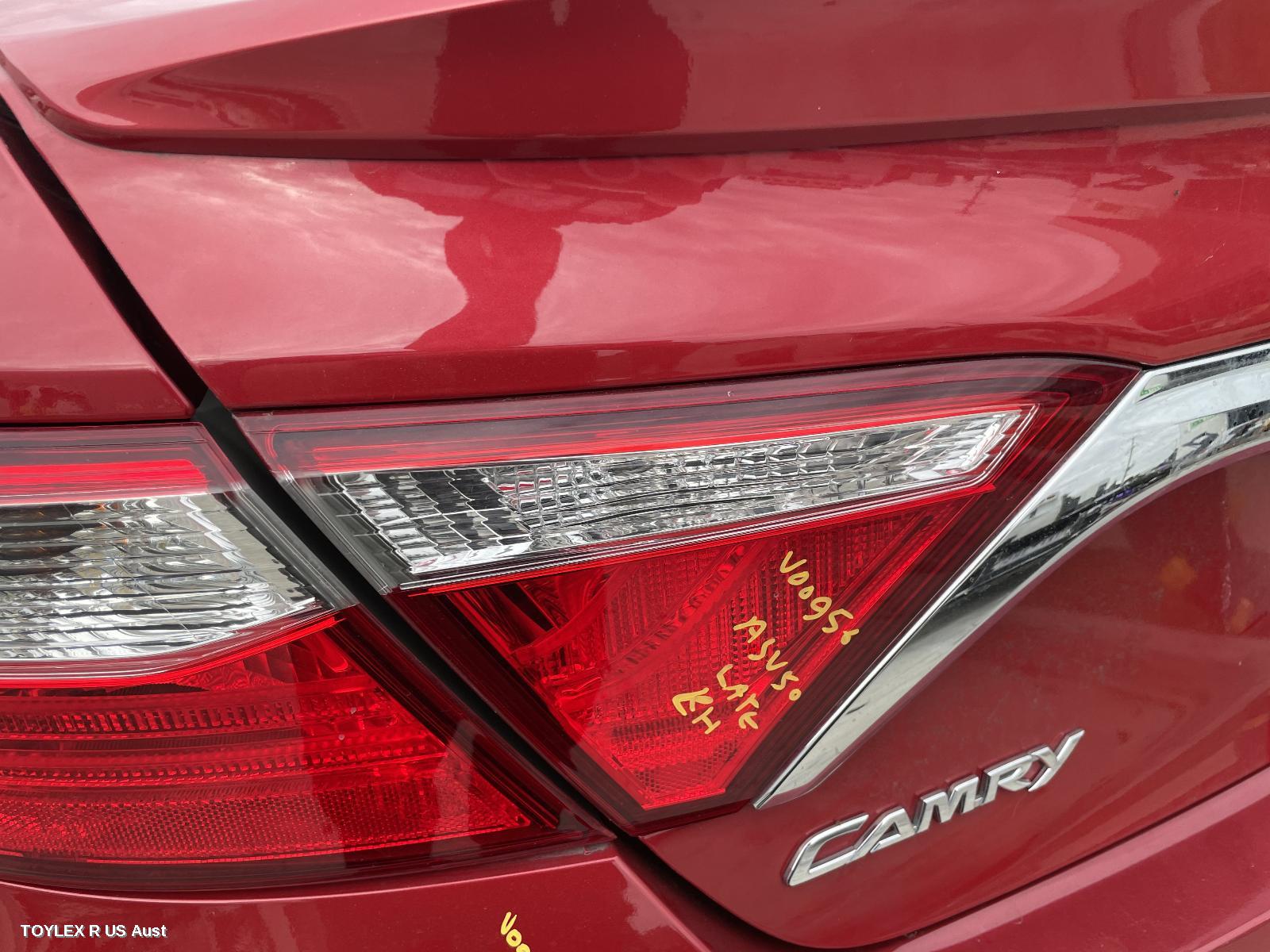 TOYOTA CAMRY 2016 Rear Garnish BOOTLID LAMP (LH SIDE), ASV50