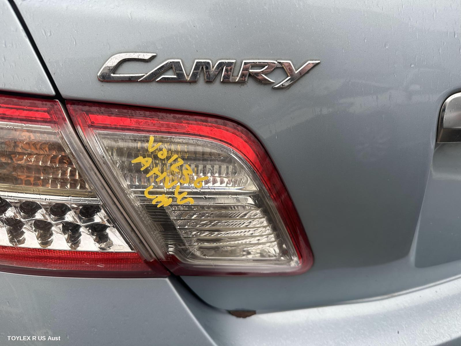 TOYOTA CAMRY 2010 Rear Garnish BOOTLID LAMP (LH SIDE), HYBRID, LED TYPE, AHV40