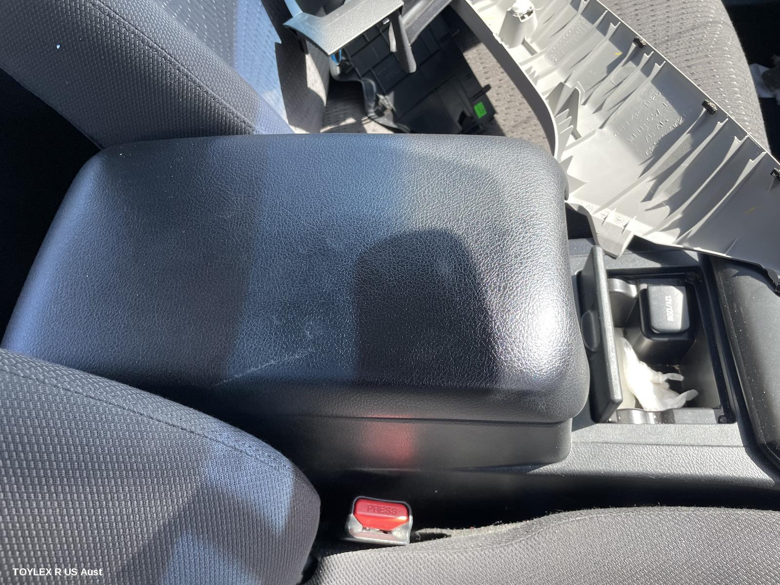 TOYOTA CAMRY 2016 Console ASV50/AVV50, BLACK TRIM TYPE