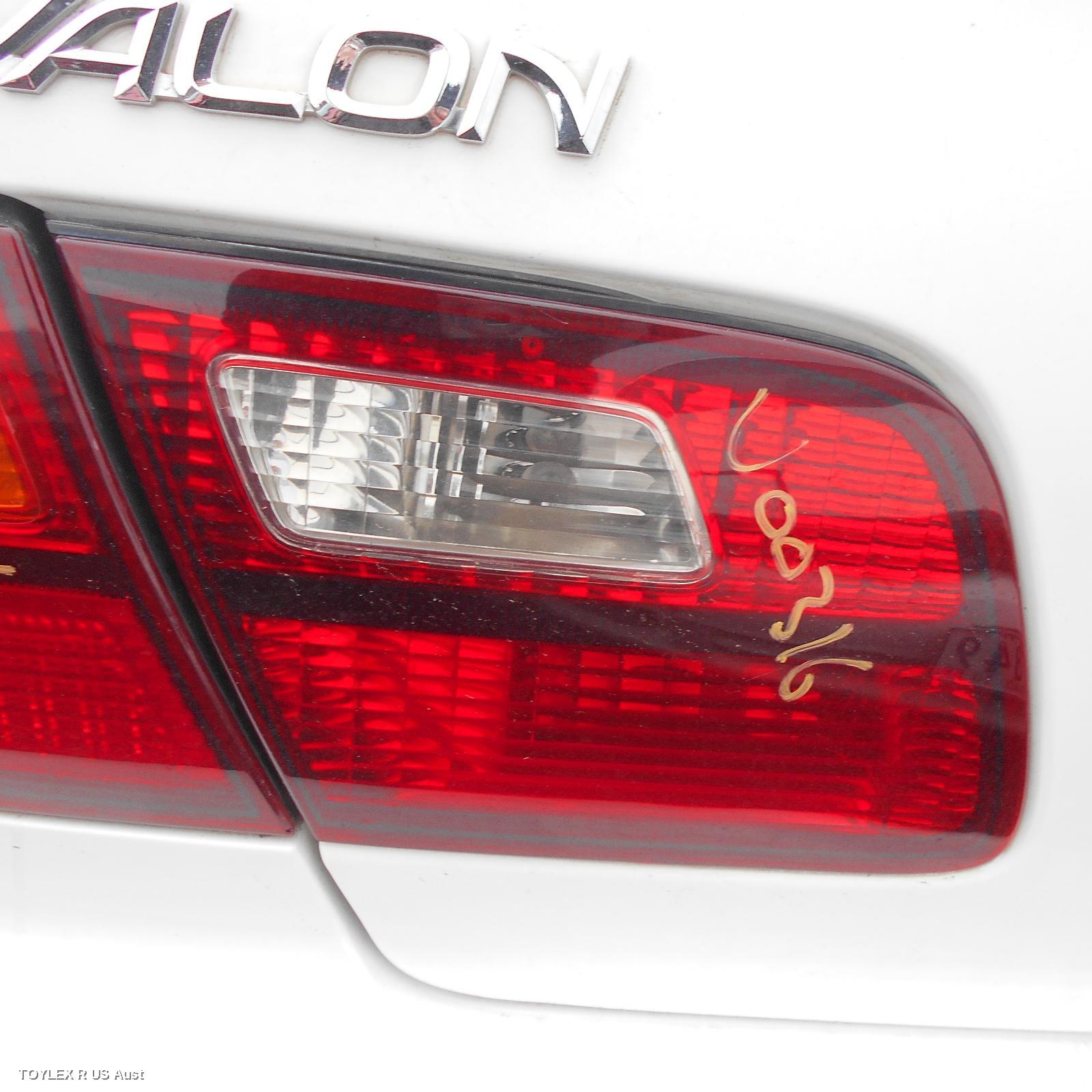 TOYOTA AVALON 2002 Rear Garnish BOOTLID LAMP (LH SIDE), MCX10R