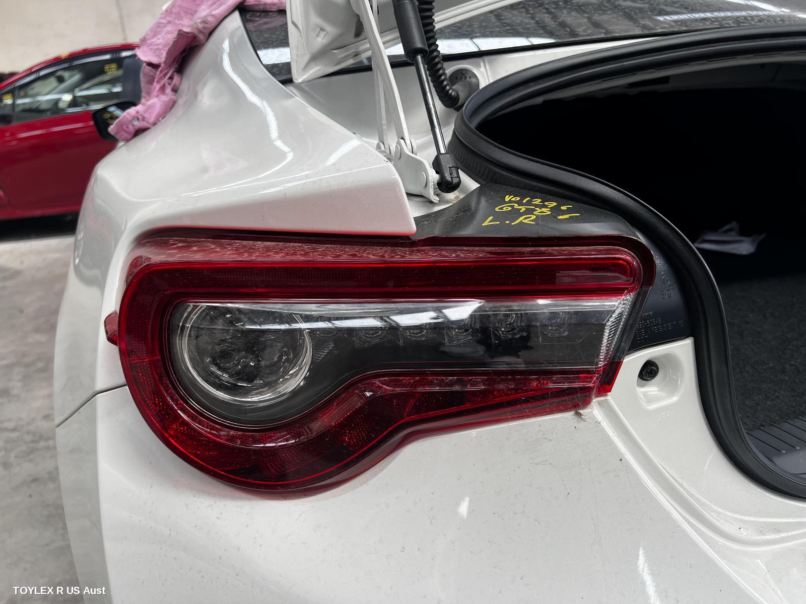 TOYOTA 86 2017 Left Taillight FACTORY, ZN6