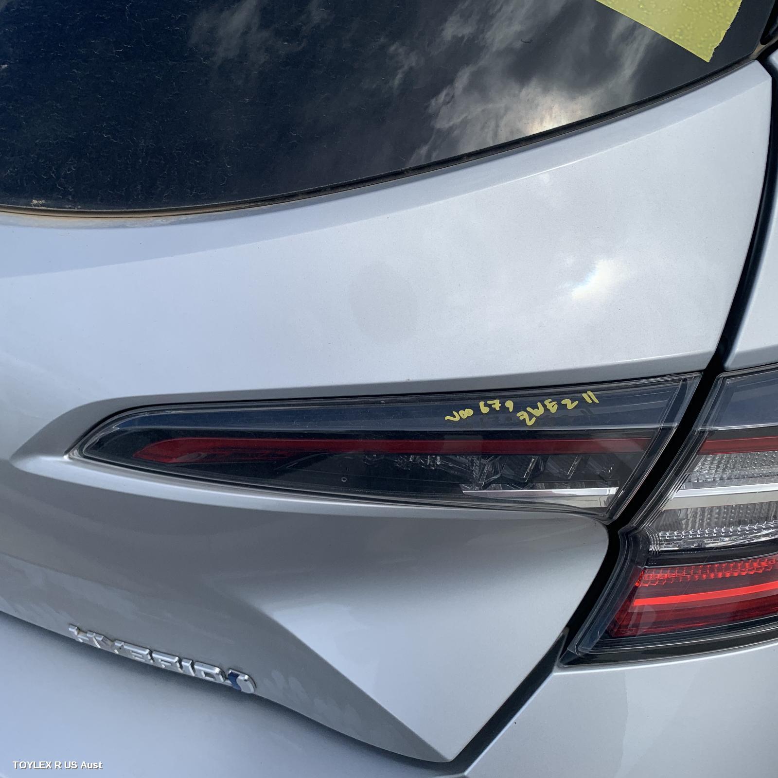 TOYOTA COROLLA 2018 Rear Garnish TAILGATE LAMP (RH SIDE), E210, HATCH/WAGON