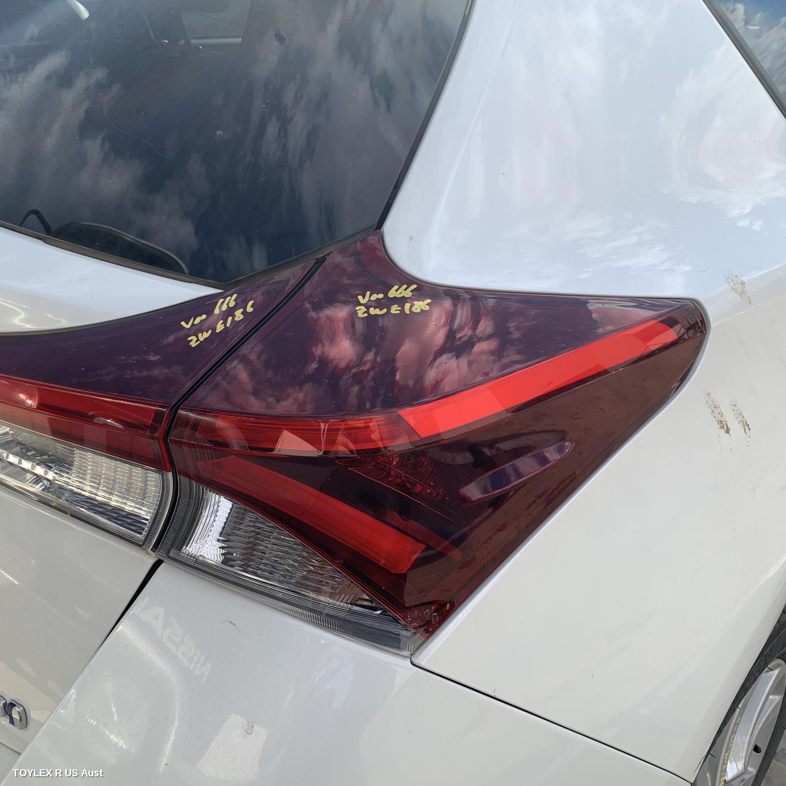 TOYOTA COROLLA 2018 Right Taillight ZRE182R, HATCH