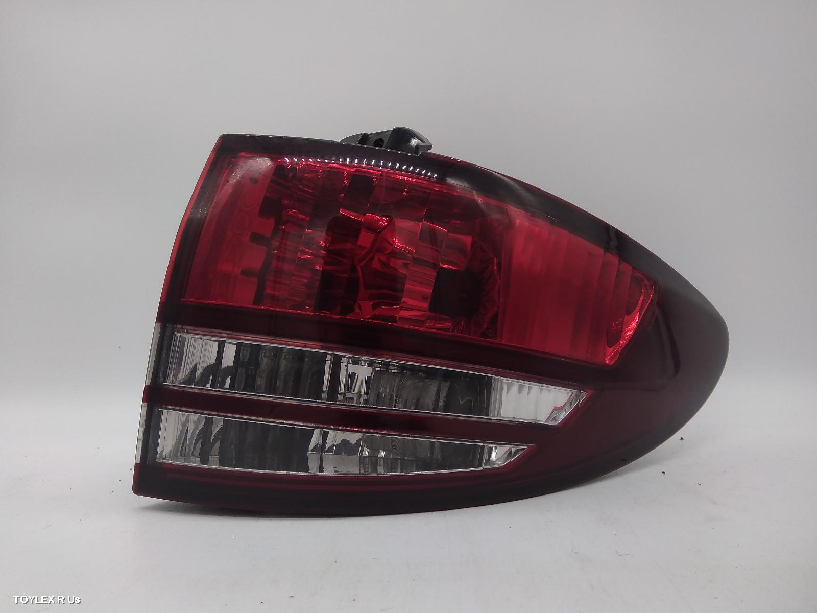 TOYOTA TARAGO 2000 Right Taillight ACR30 (AUST TYPE), 06/00-06/03 8155128301