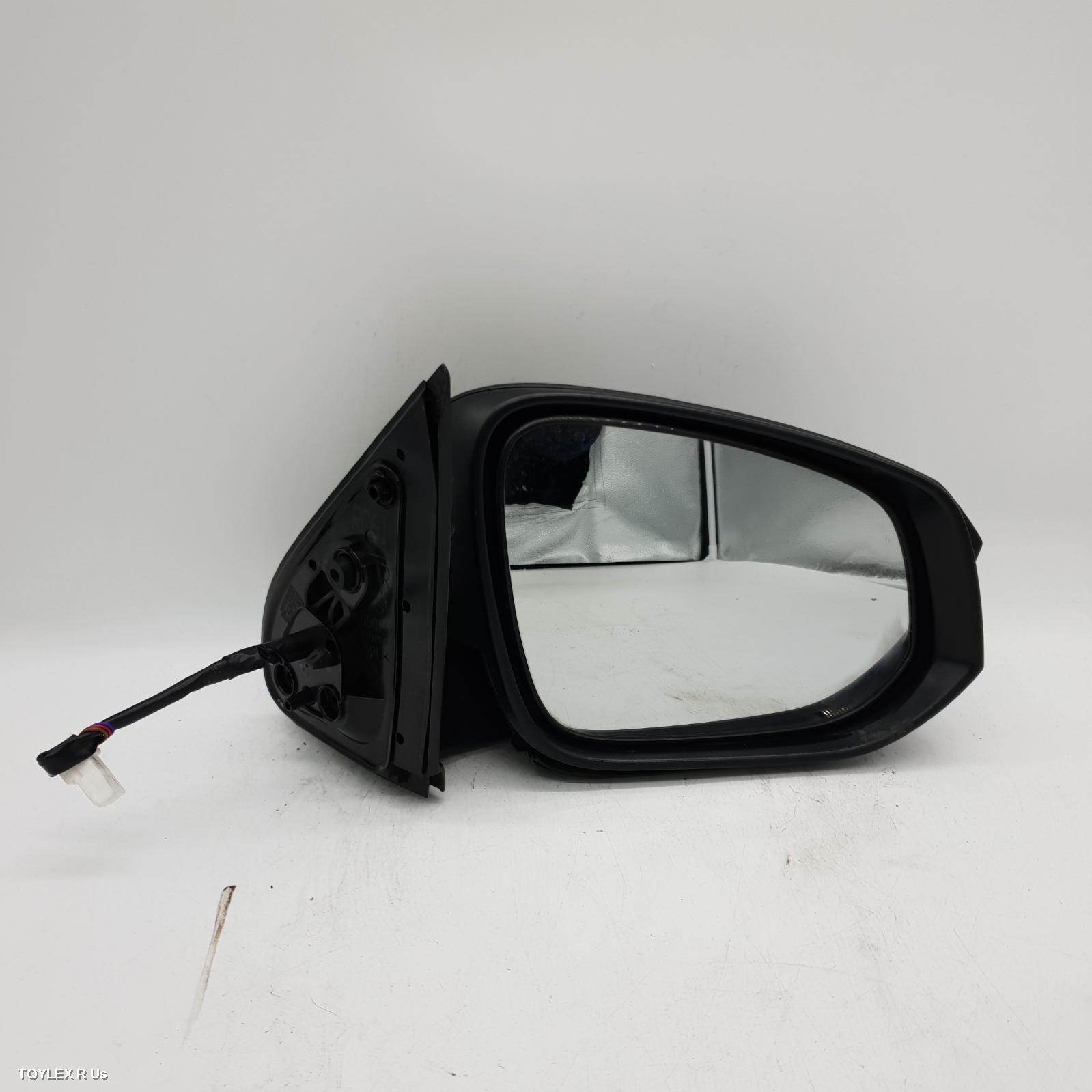 TOYOTA HILUX 2018 Right Door Mirror MANUAL FOLDING, BLACK, W/ INDICATOR TYPE