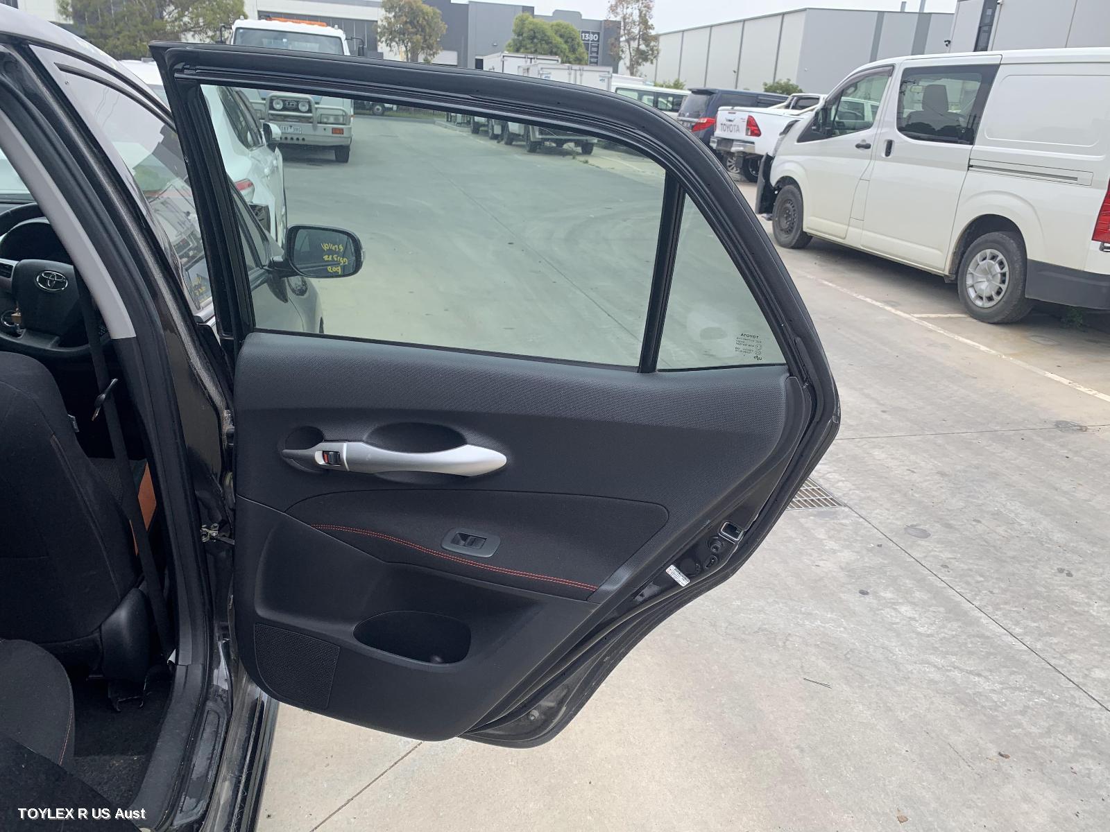 TOYOTA COROLLA 2011 Right Rear Door Sliding ZRE152R, HATCH