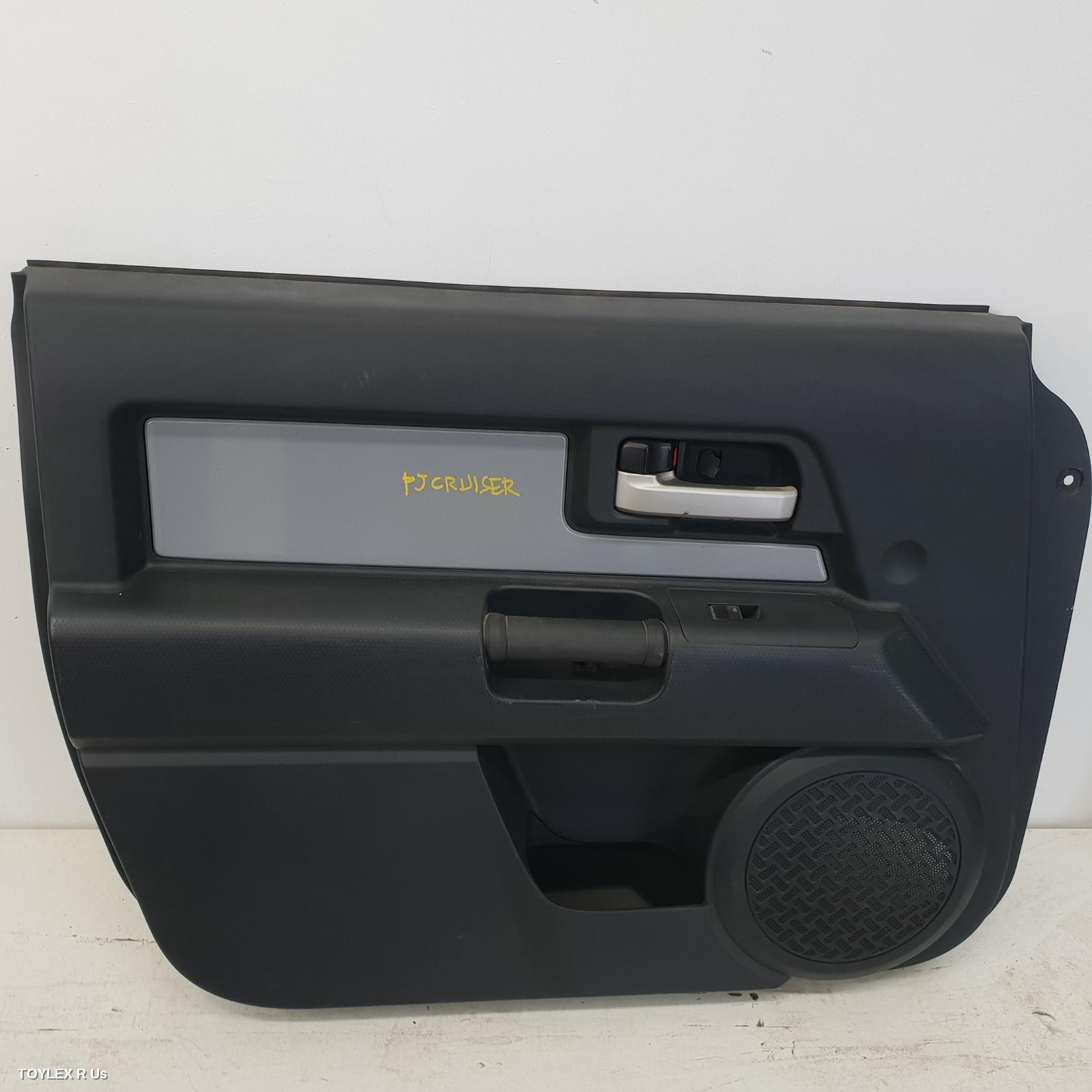 TOYOTA FJ CRUISER 2013 Door Trim LH FRONT, GSJ15R, WHITE