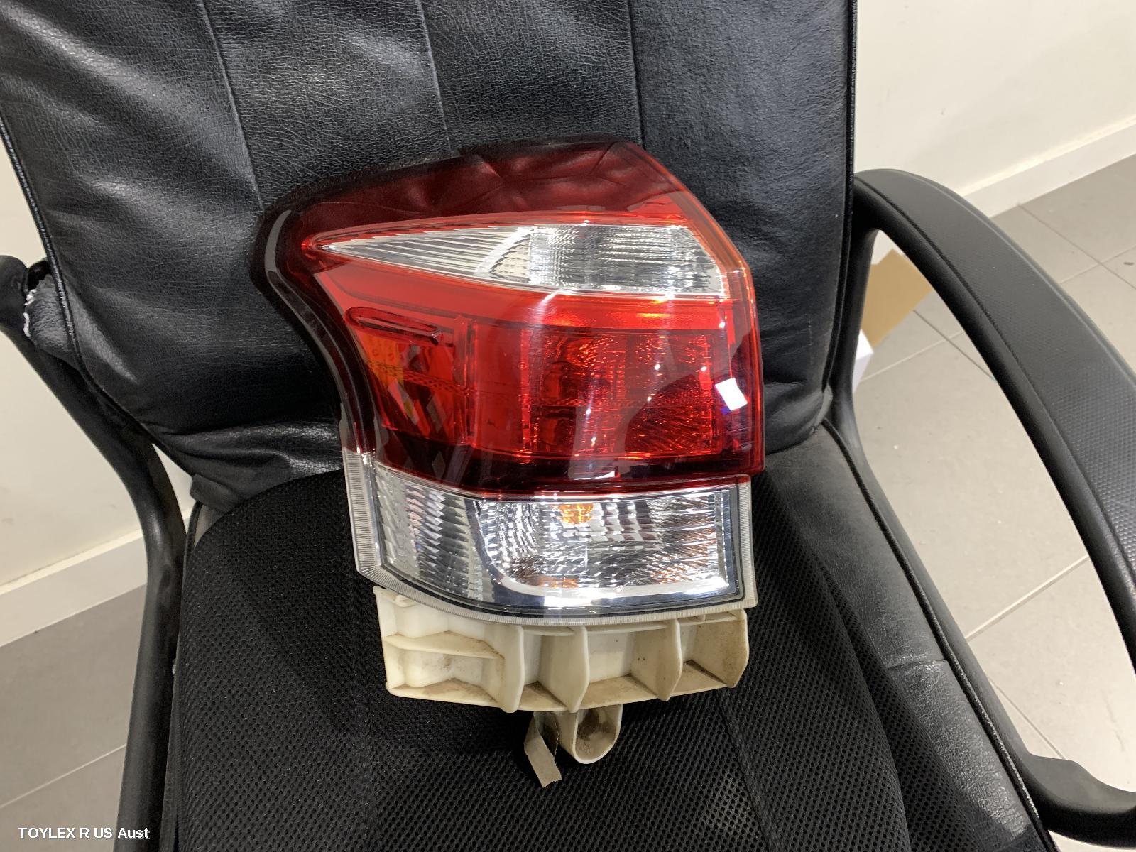 TOYOTA COROLLA 2017 Left Taillight NKE16#, WAGON/FIELDER, LENS #13-106, 15-19 (IMPORT)