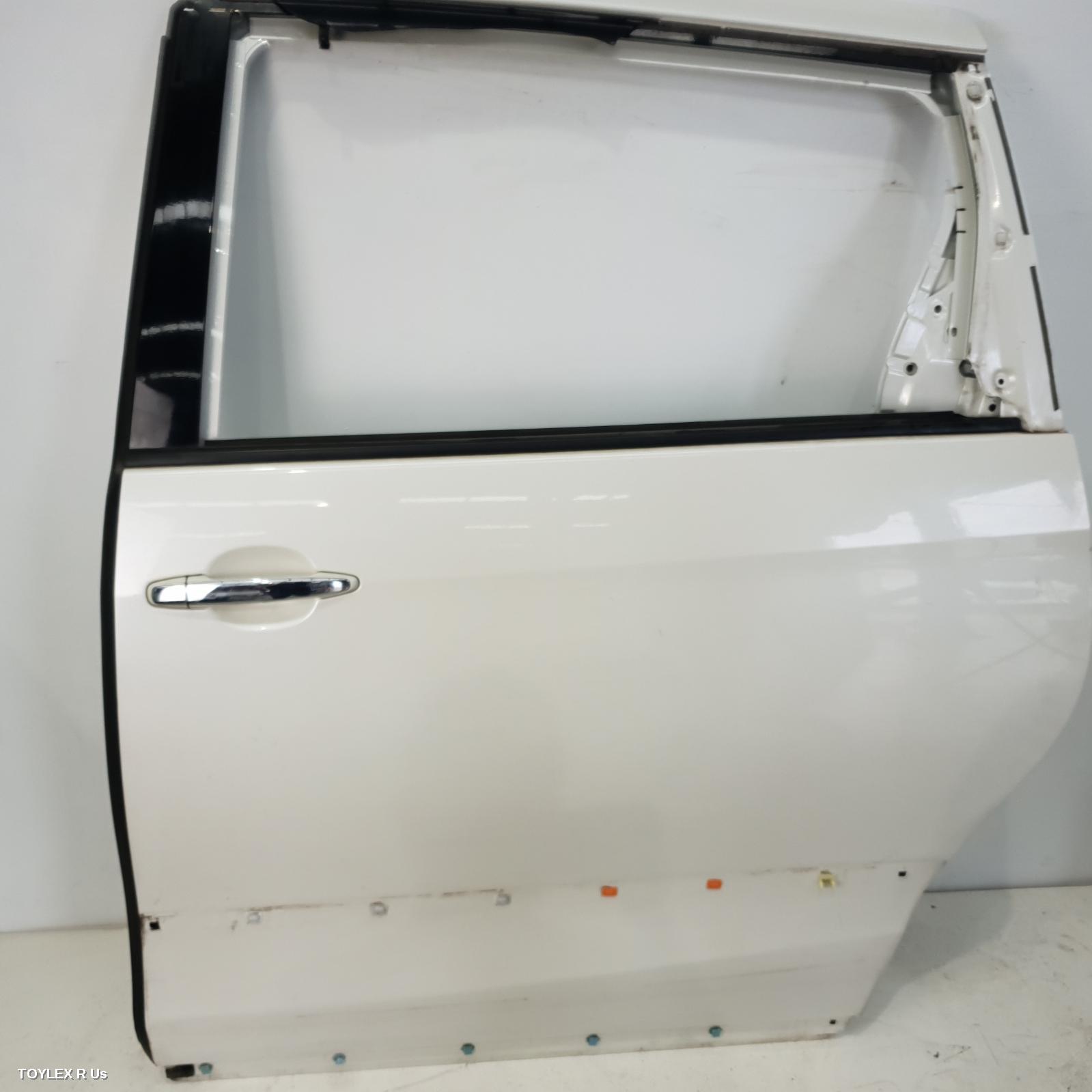 TOYOTA ESTIMA 2017 Left Rear Door/Sliding XR50, AERAS, W/ MOULD TYPE, 05-19 (IMPORT)
