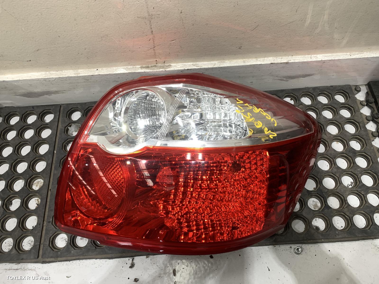 TOYOTA COROLLA 2010 Right Taillight ZRE152R, HATCH, LENS# 12549