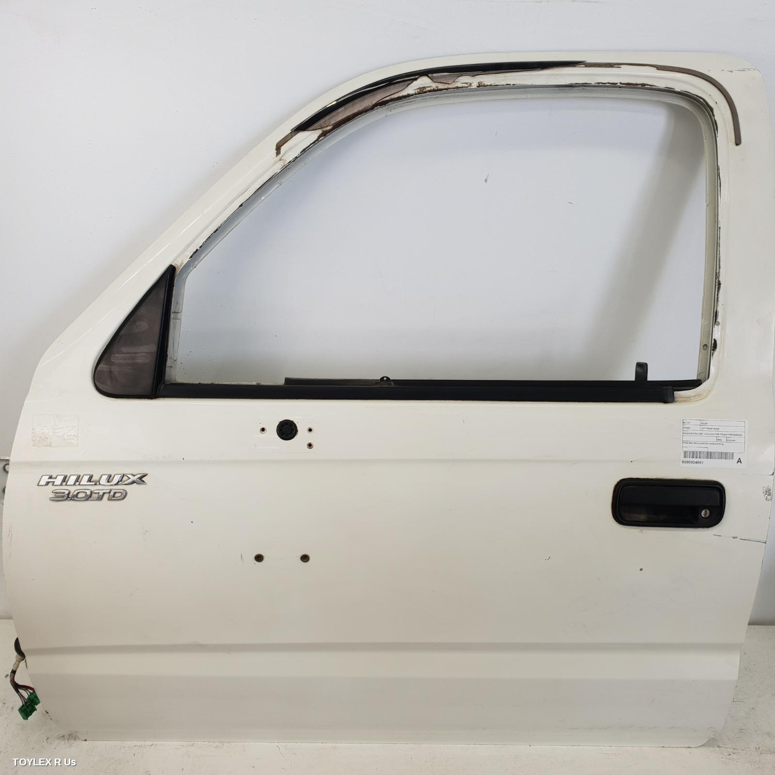TOYOTA HILUX 2000 Left Front Door SINGLE/EXTRA CAB, 1/4 GLASS TYPE (TRUCK TYPE MIRROR)
