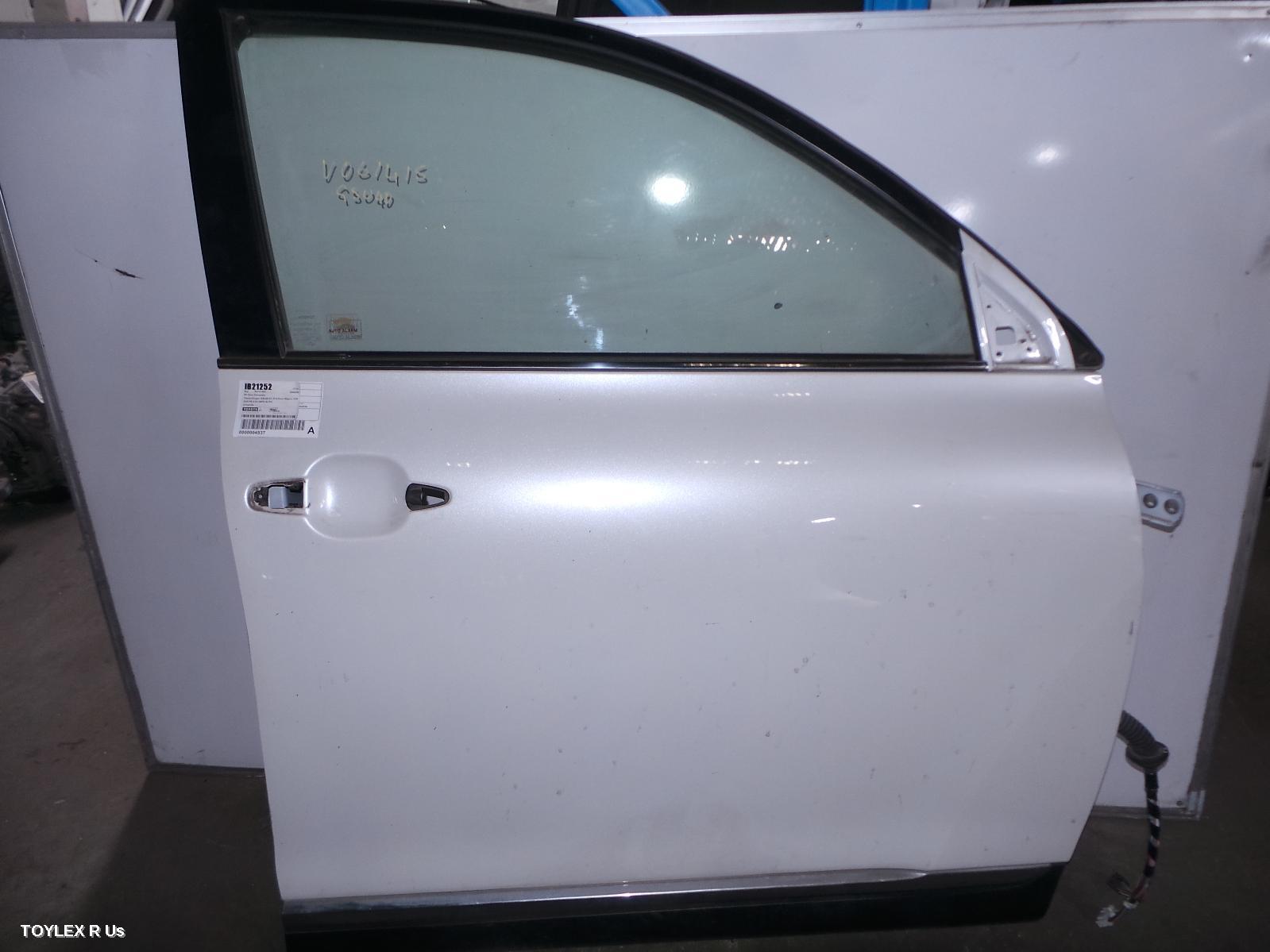 TOYOTA KLUGER 2013 Right Front Door GSU40-GSU45