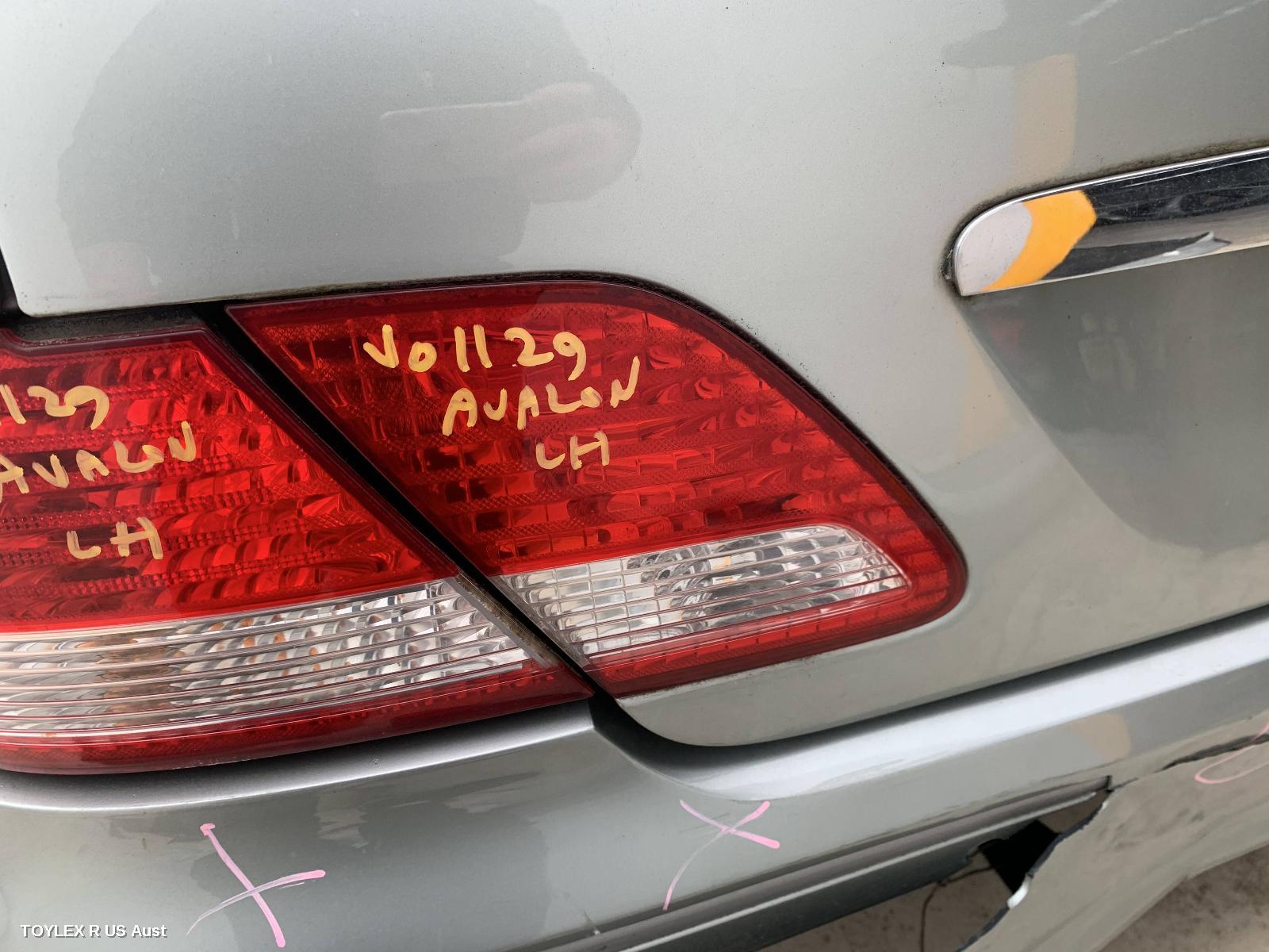 TOYOTA AVALON 2004 Rear Garnish BOOTLID LAMP (LH SIDE), MCX10R