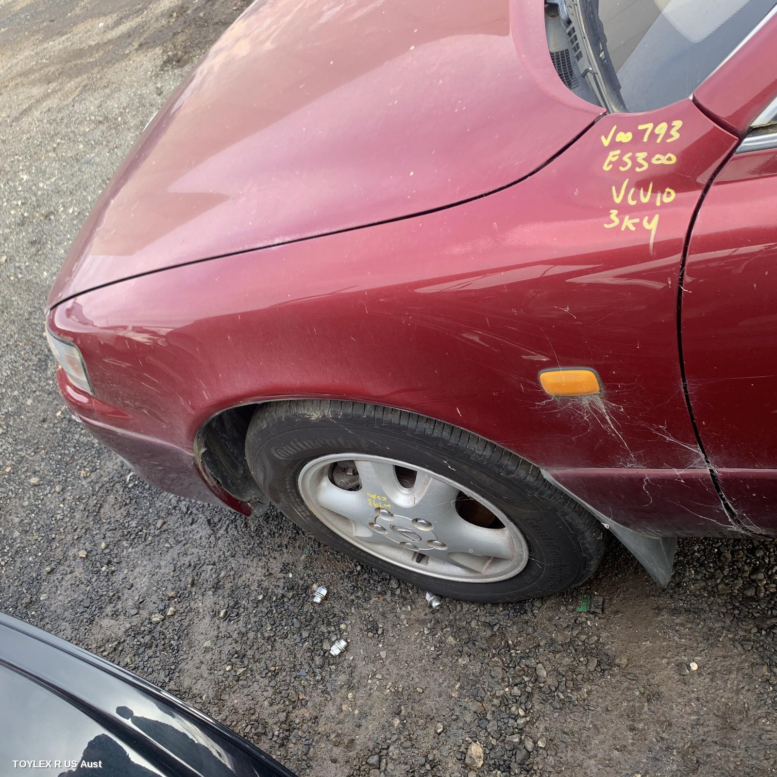 LEXUS ES300 (92-05) 1993 Left Guard VCV10
