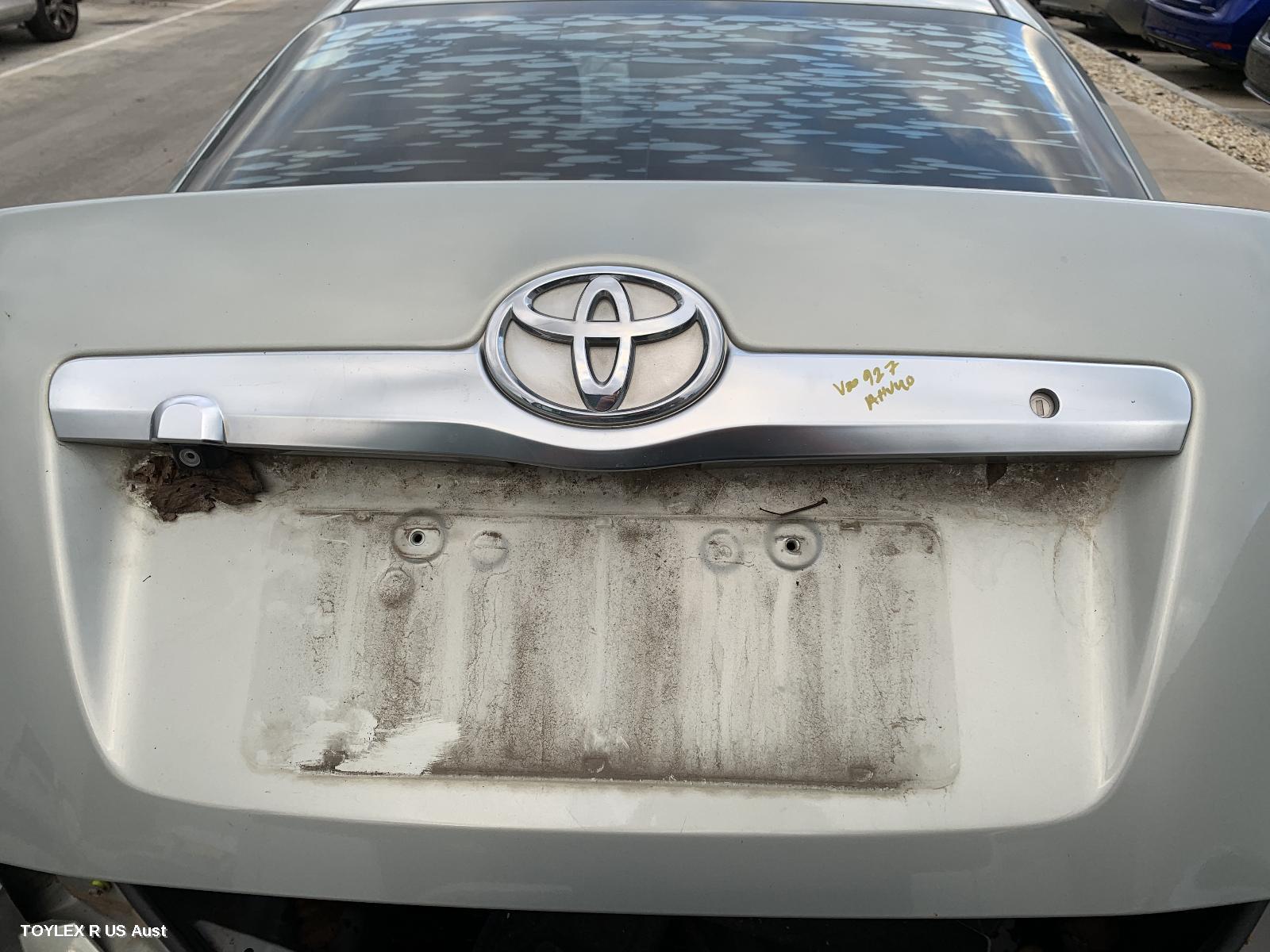 TOYOTA CAMRY 2011 Rear Garnish BOOTLID GARNISH (CENTRE), HYBRID, AHV40
