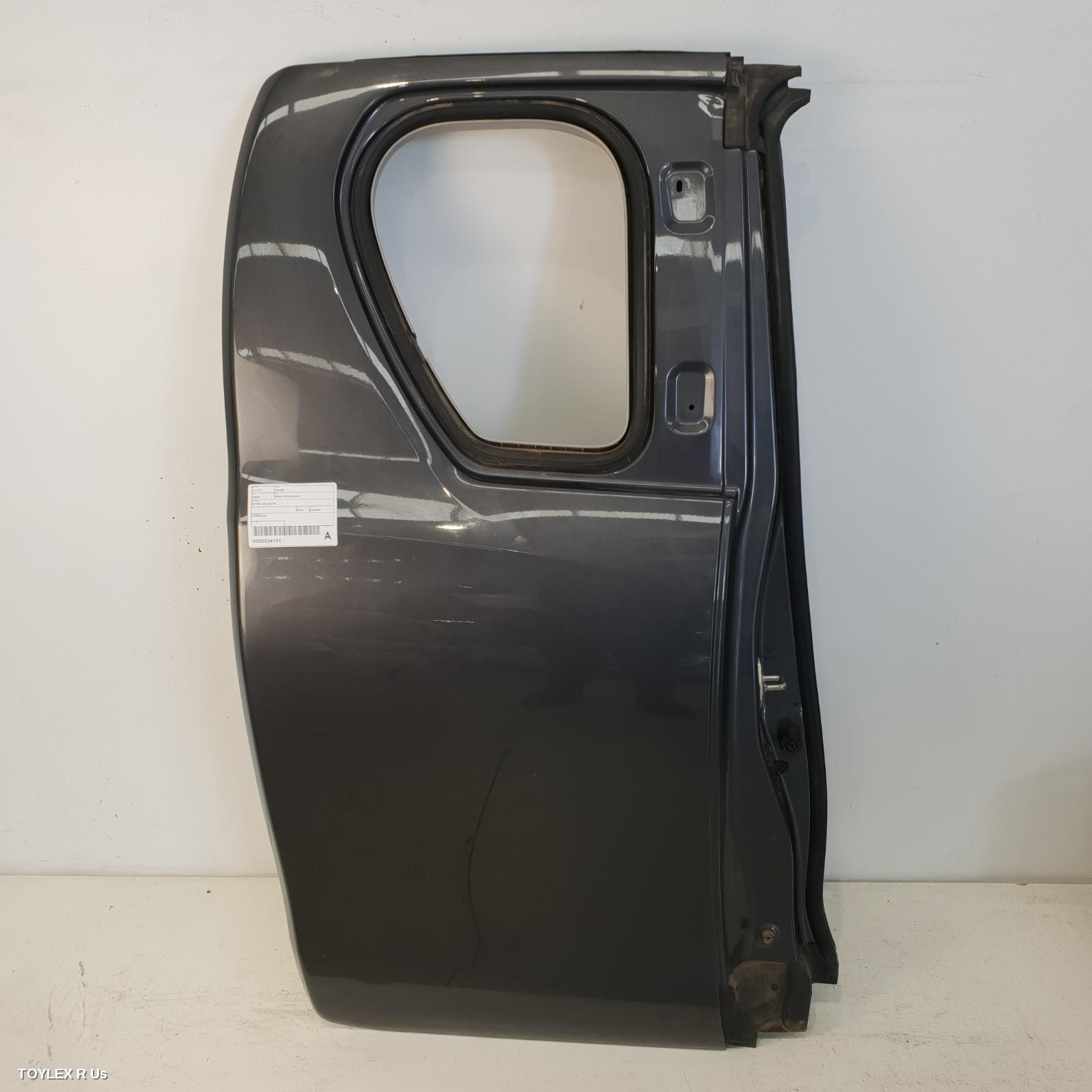 TOYOTA HILUX 2018 Right Rear Door Sliding EXTRA CAB