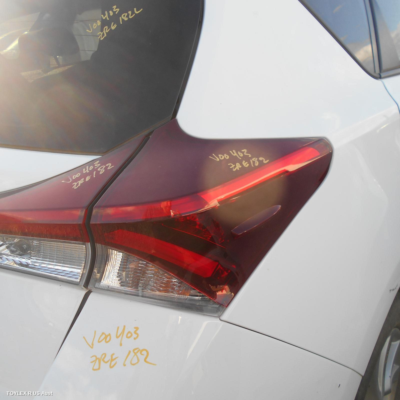 TOYOTA COROLLA 2016 Right Taillight ZRE182R, HATCH
