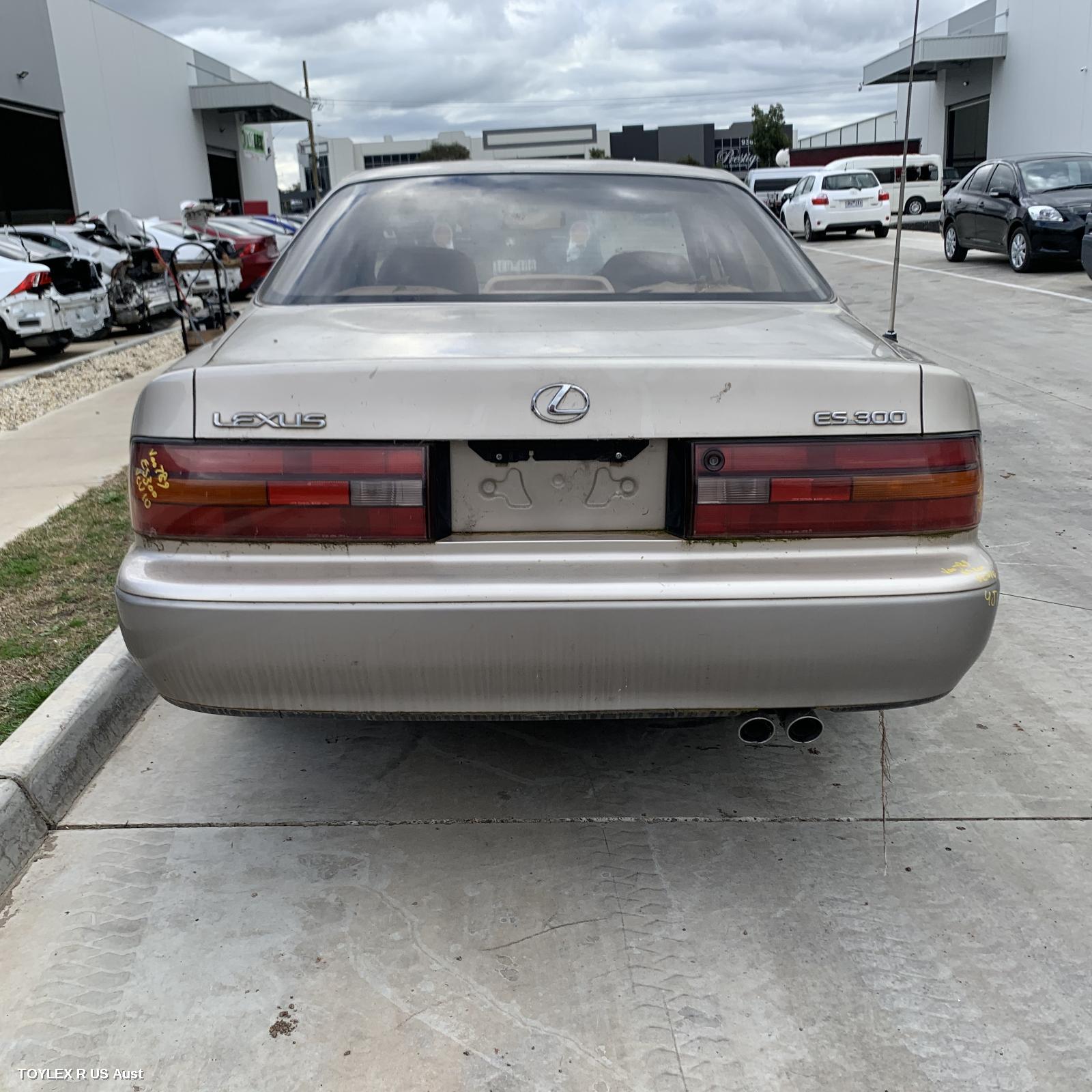 LEXUS ES300 (92-05) 1993 Rear Bumper VCV10