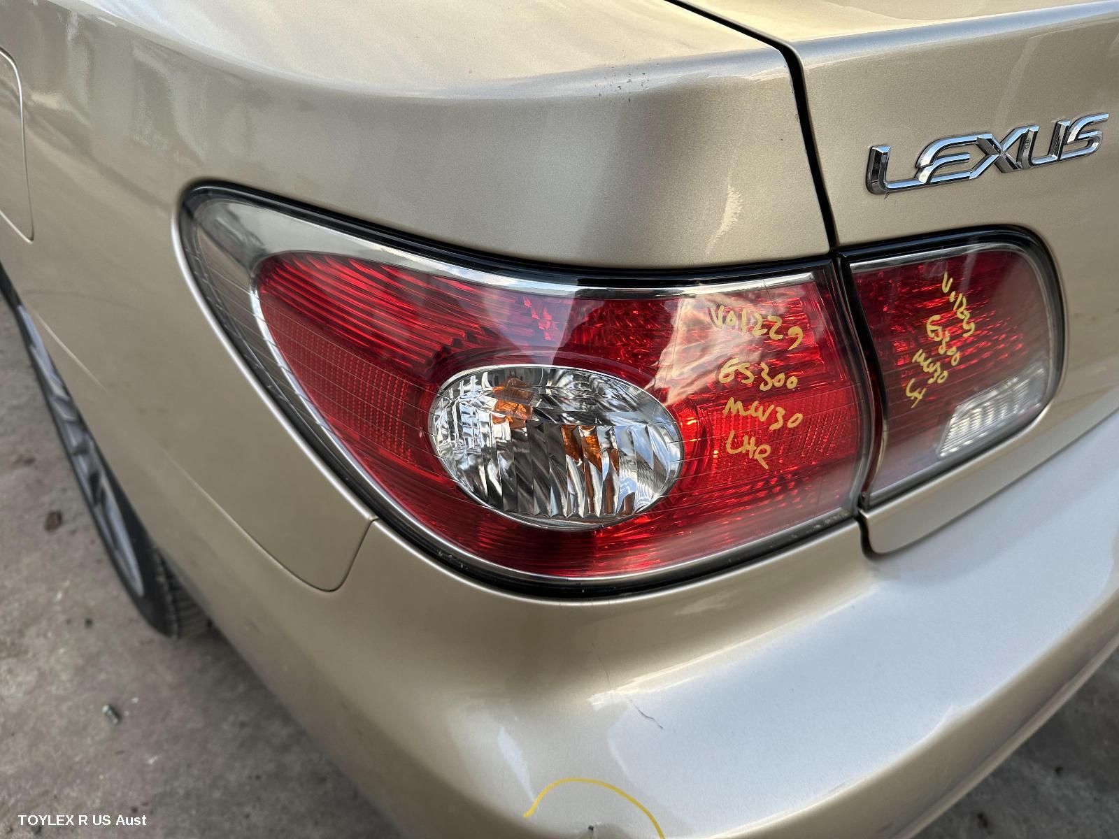 LEXUS ES300 (92-05) 2003 Left Taillight MCV30