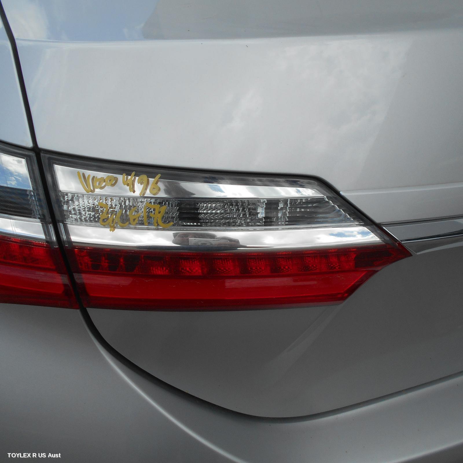 TOYOTA COROLLA 2017 Rear Garnish BOOTLID LAMP (LH SIDE), ZRE172R, SEDAN