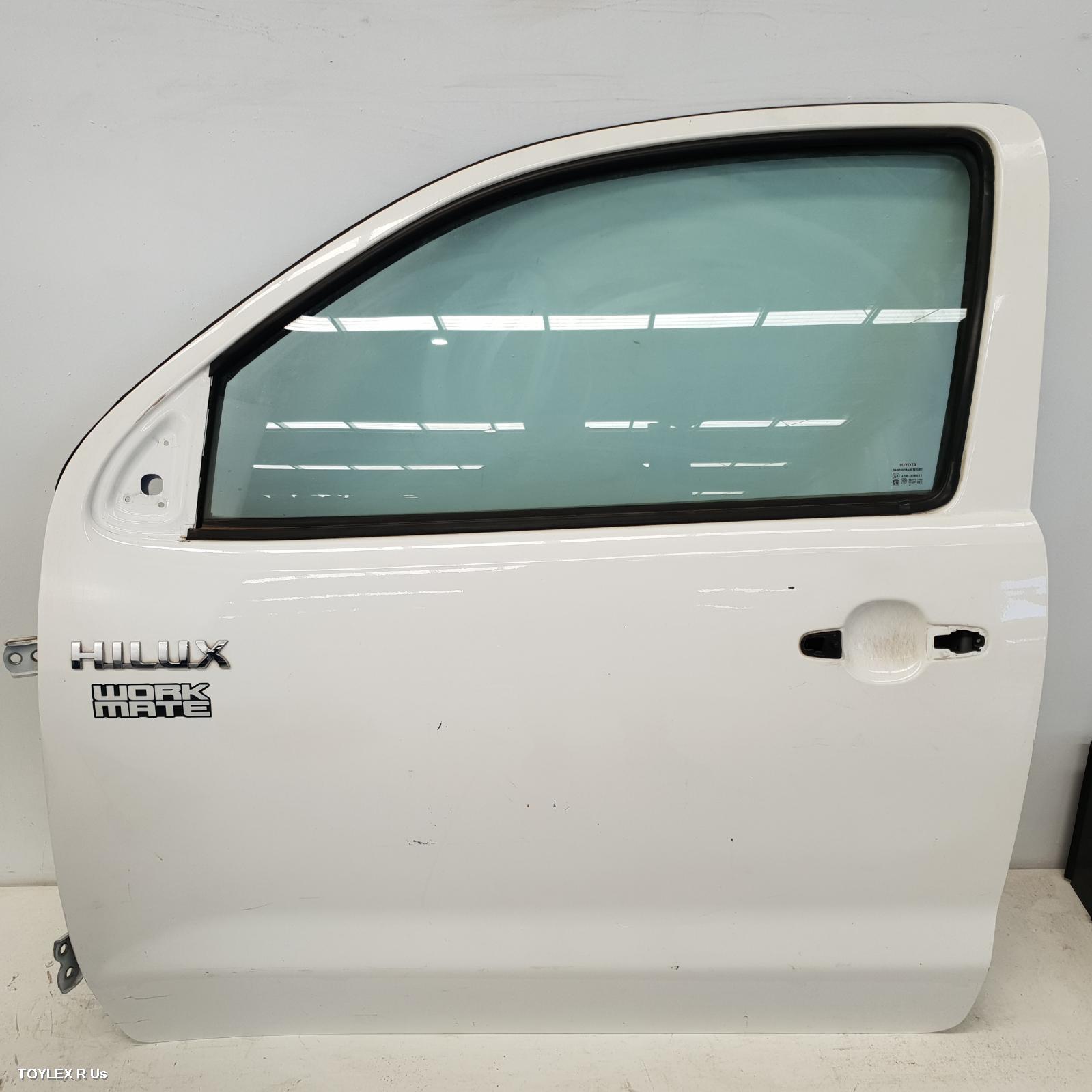 TOYOTA HILUX 2014 Left Front Door SINGLE/EXTRA CAB