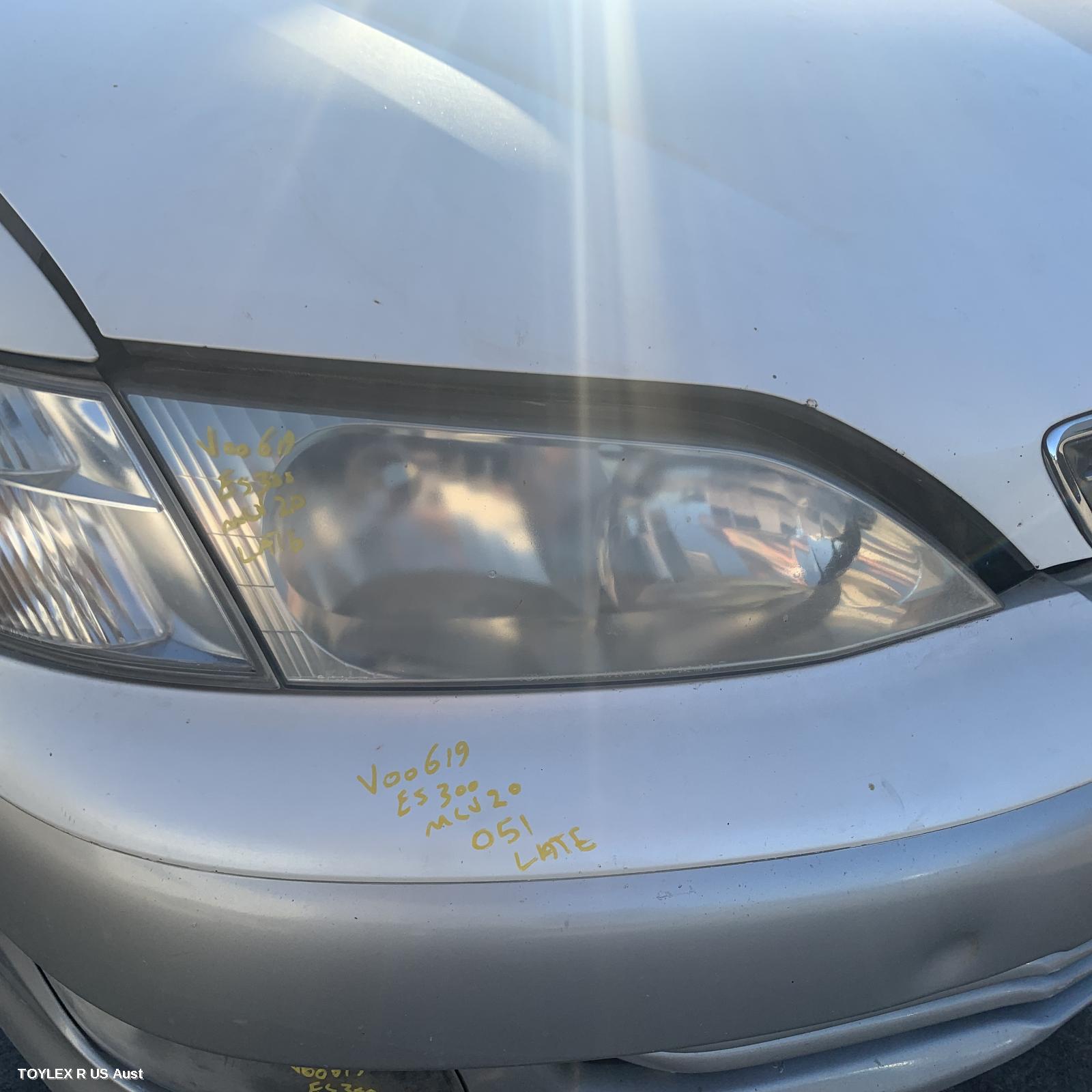 LEXUS ES300 (92-05) 2001 Right Headlamp MCV20