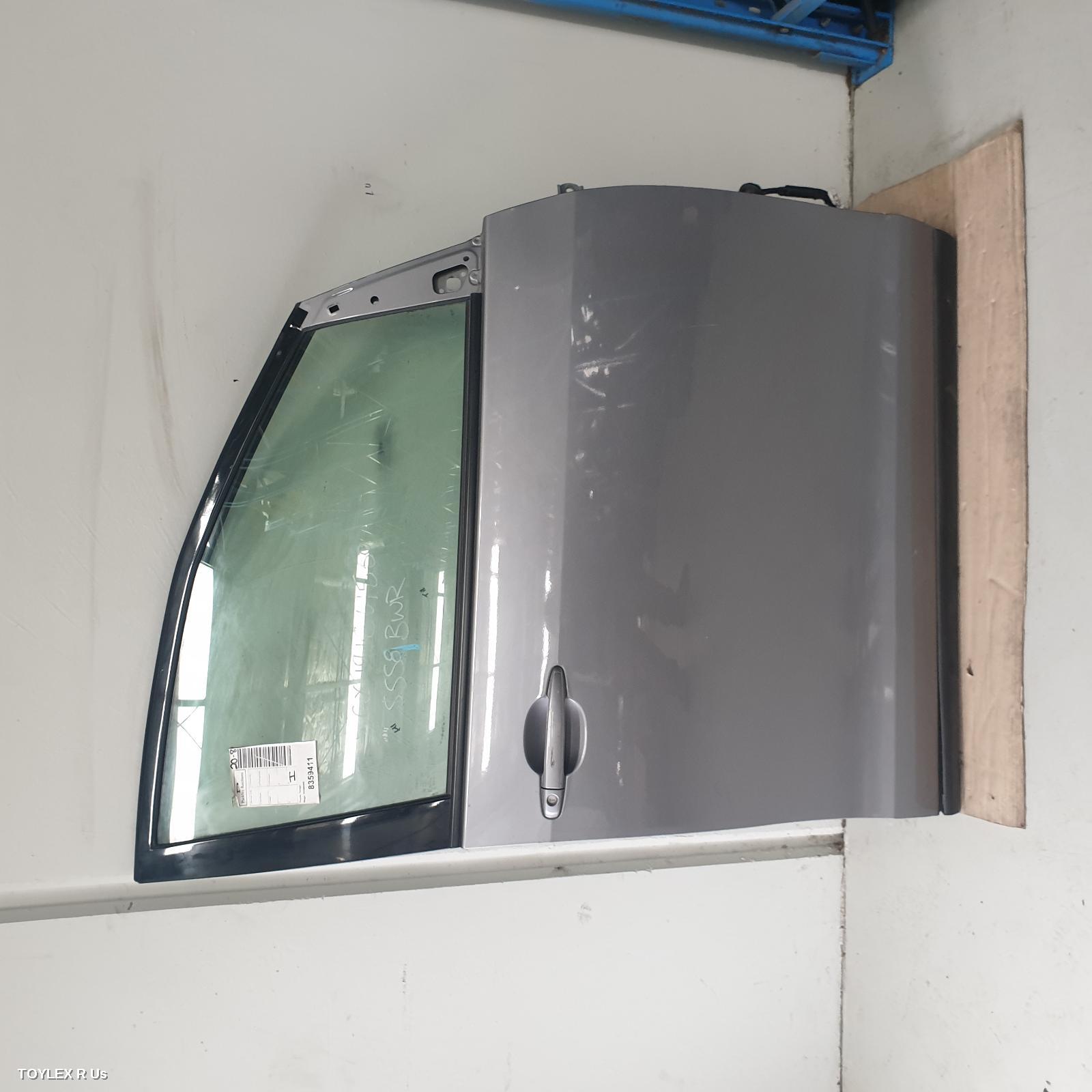 TOYOTA TARAGO 2011 Right Front Door ACR50R